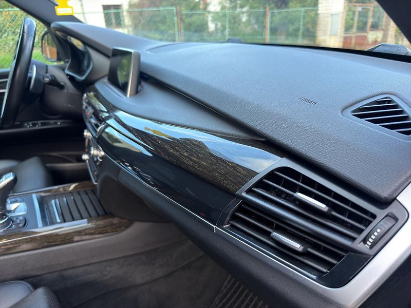 BMW X5 (2014) X5 4.0D 230KW M-PAKET - fotka 22 z 26