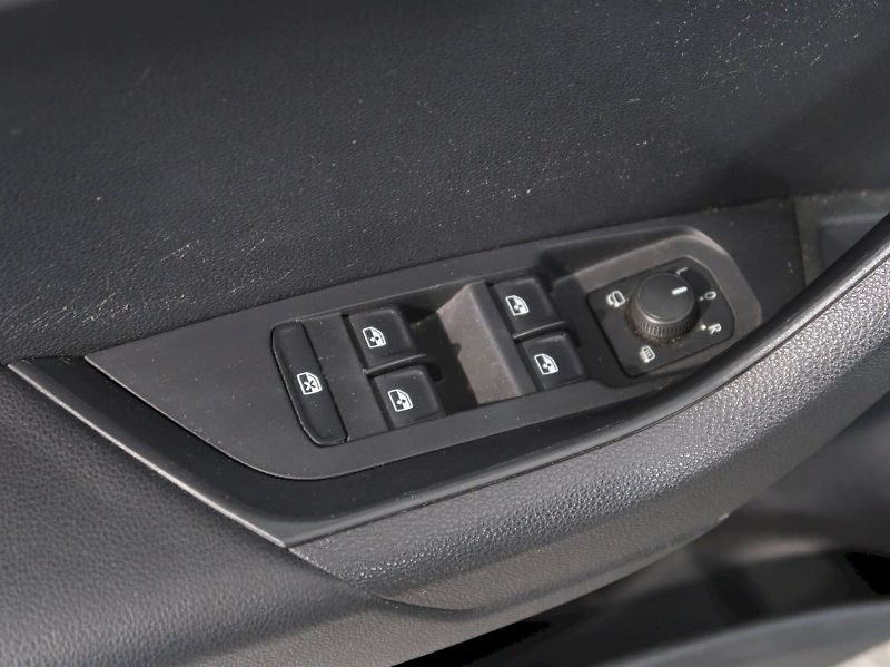 Škoda Karoq (2019) AMBITION 1.0TSI 85KW - fotka 32 z 35