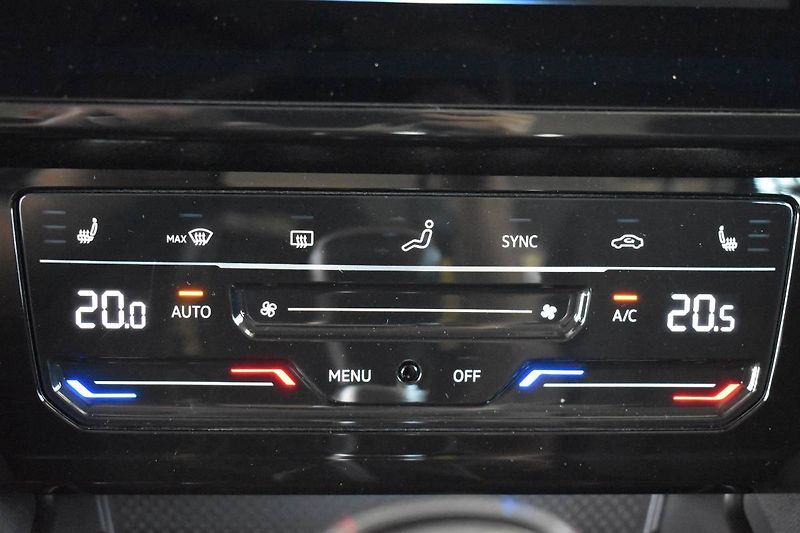 Volkswagen Passat Variant (2023) 1.5TSI 110kW, LED,Manuál - fotka 22 z 23