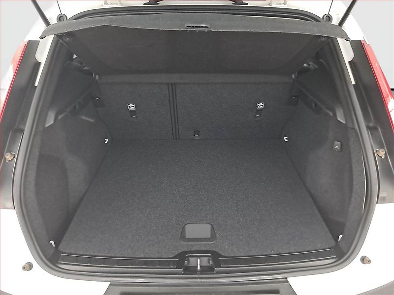 Volvo XC40 (2022) T2 - fotka 14 z 22