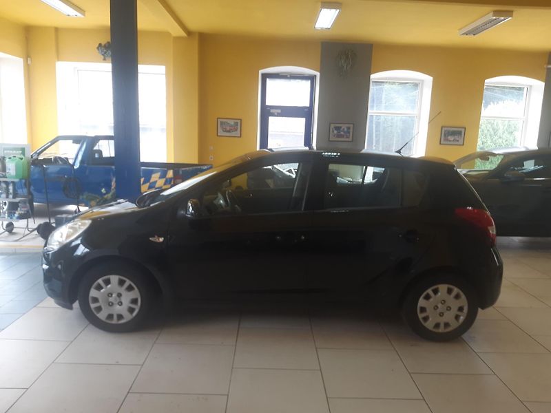 Hyundai i20 1.2 I KLIMA 57KW - fotka 4 z 19