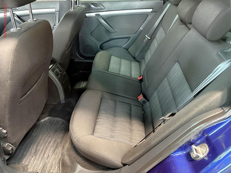 Škoda Octavia (2013) 1.6TDi 4x4, AC, park.čidla - fotka 10 z 14