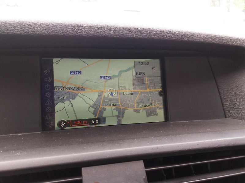 BMW X3 2.0D,4X4,XENONY,PANORAMA,NAVI! - fotka 27 z 28