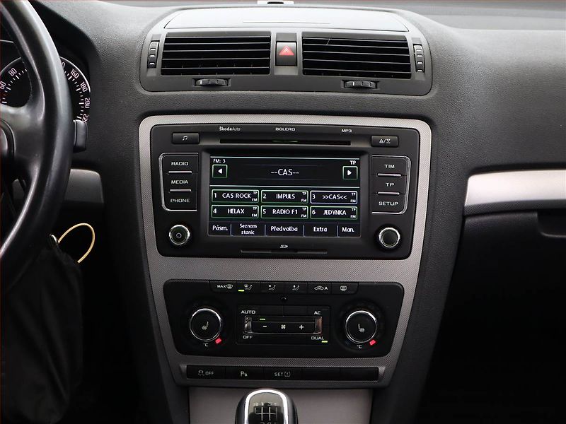 Škoda Octavia (2012) 2.0 TDI, Tempomat - fotka 10 z 16