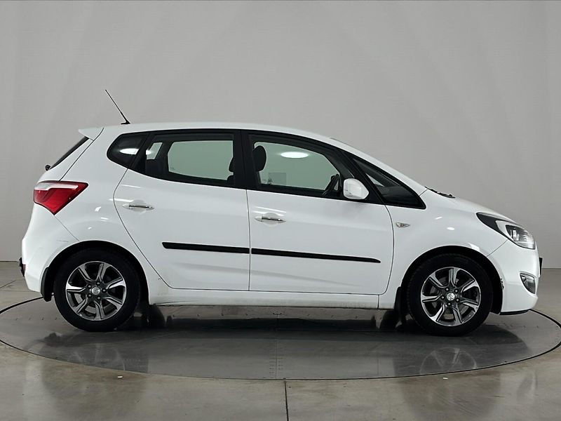 Hyundai ix20 Hatchback - fotka 16 z 28