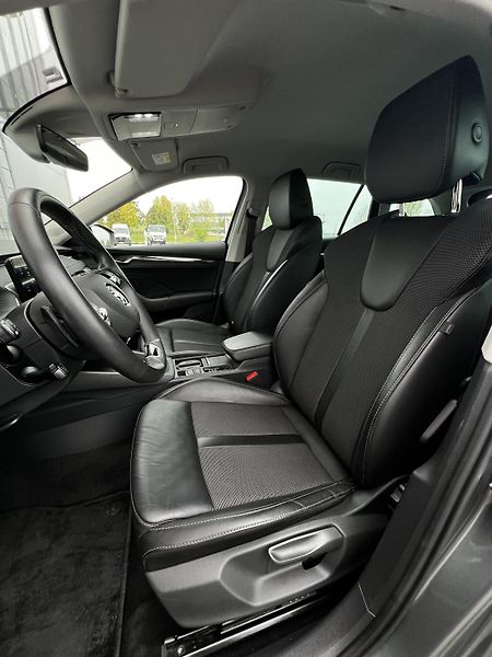 Škoda Octavia 2.0TDI DSG 110kW Style DPH  - fotka 6 z 24