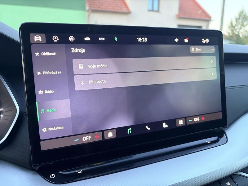 Škoda Octavia 2.0TDI 110KW DSG LED FACELIFT - fotka 30 z 53