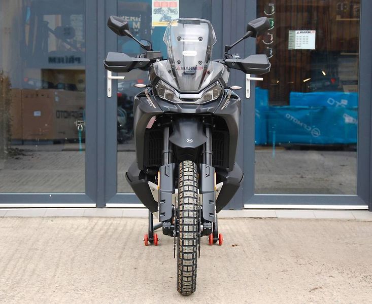 CFMOTO 800 MT (2026) 800MT-X Black - fotka 7 z 20