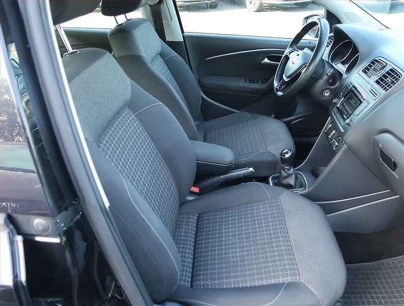 Volkswagen Polo (2015) 1.2 TSI - fotka 9 z 14