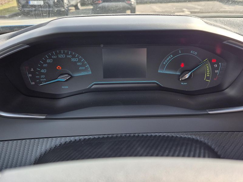 Peugeot 2008 (2026) BUSINESS Hybrid 145 e-DCS6 - fotka 17 z 21