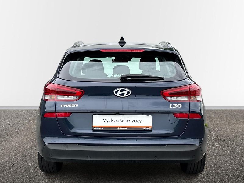 Hyundai i30 Smart DCT - fotka 17 z 26