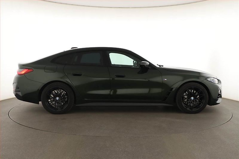 BMW Řada 4 (2021) 430i - fotka 6 z 26
