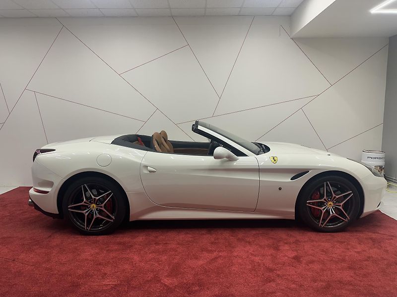 Ferrari California (2015) T*CAMERA*QUIO*TEMPOMAT*DPH*TOP - fotka 8 z 17