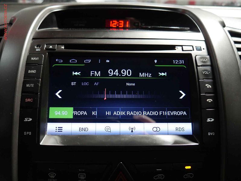 Kia Sorento (2010) 2.2 CRDi 4x4, ČR, Navi, xenon - fotka 17 z 23