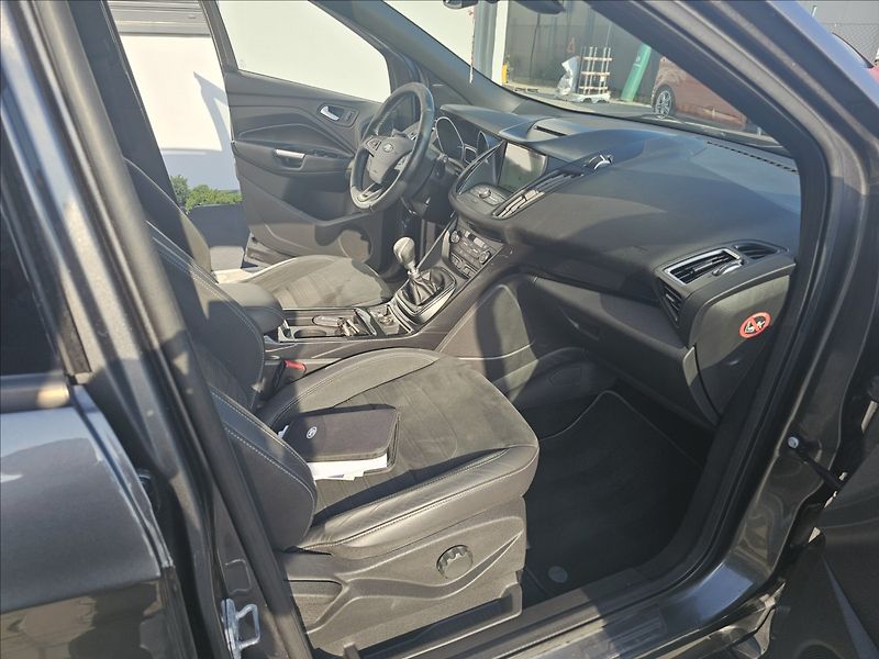 Ford Kuga 2,0 TDCi 110KW STLine KŮŽE NAV - fotka 32 z 44