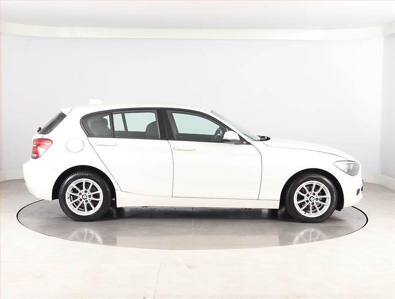 BMW Řada 1 (2013) 114d, Tempomat, Park. senzory - fotka 6 z 20