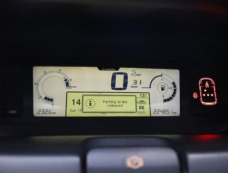 Citroën C4 Picasso (2011) 2.0 HDI, 7 míst, Tempomat - fotka 11 z 19