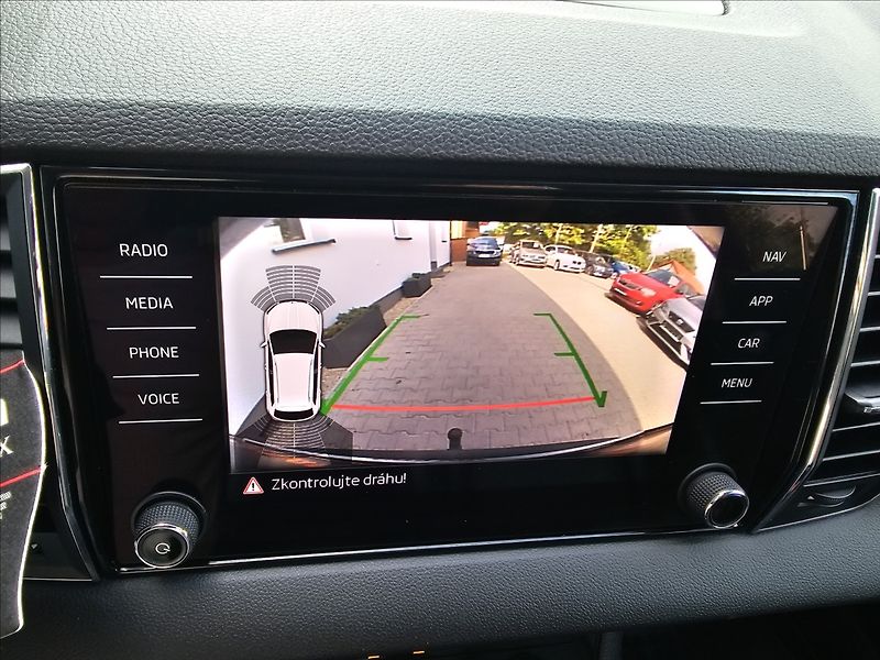 Škoda Karoq 1,5 TSi 110 KW DSG STYLE+ KŮŽE - fotka 36 z 49