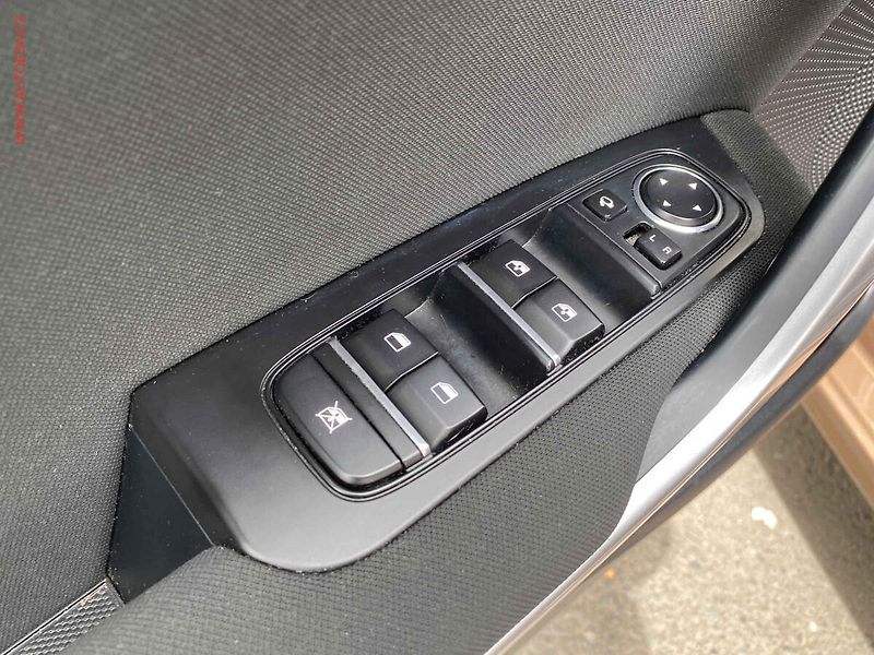 Kia Ceed (2023) 1.5 T-GDi SW, 1.maj,ČR, TOP - fotka 13 z 18