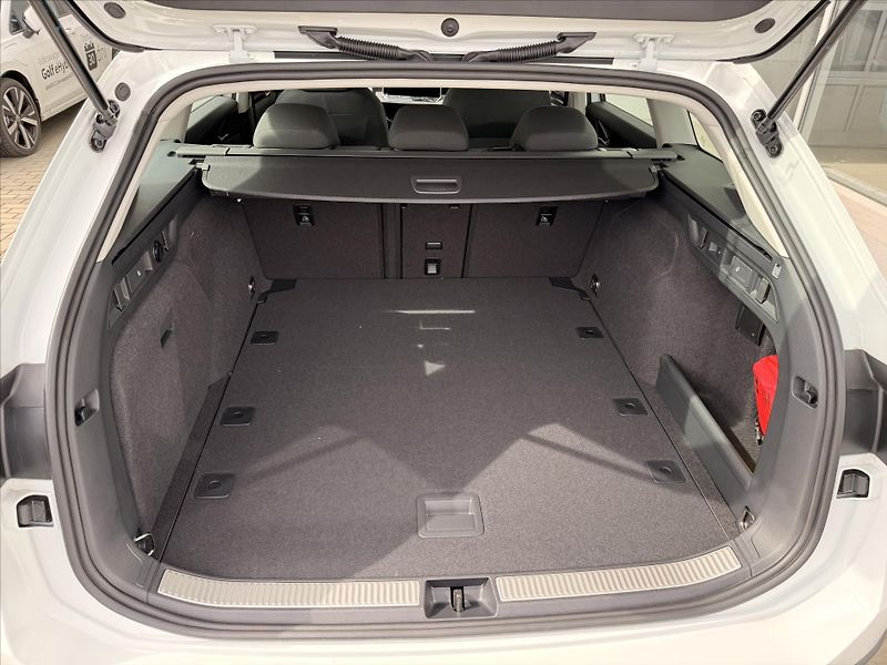 Volkswagen Passat (2025) 1,5 eTSI 110 kW mHEV - fotka 10 z 19