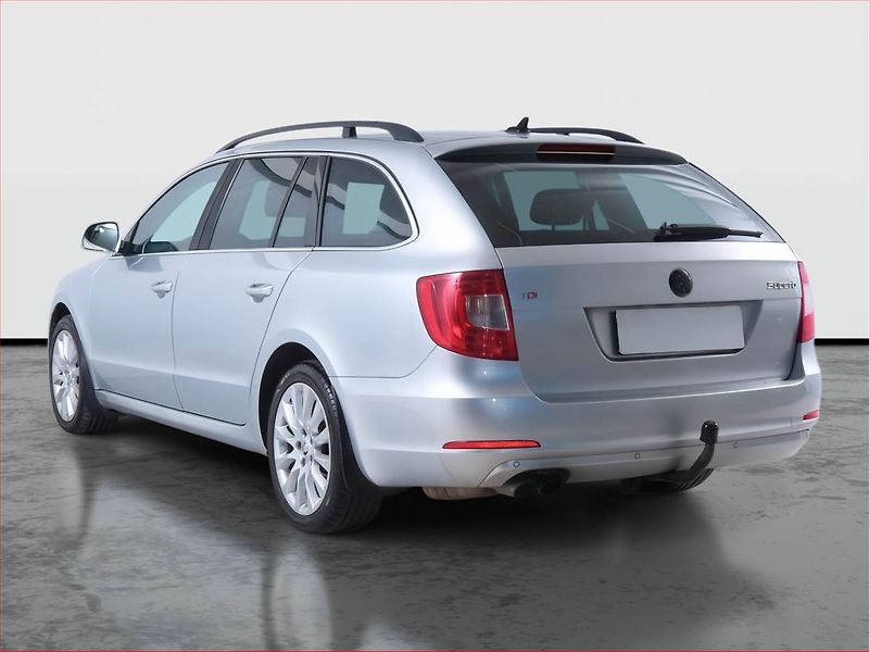 Škoda Superb (2013) 2.0 TDI, Navi, Xenony - fotka 4 z 14