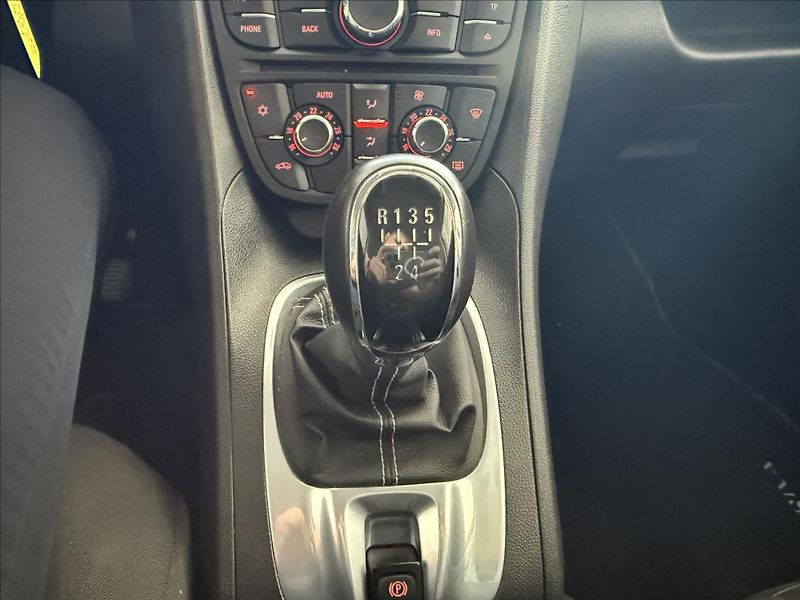 Opel Meriva 1,4   74kW,2.MAJITEL - fotka 21 z 28
