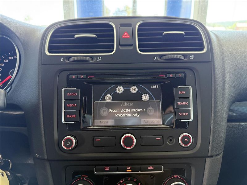 Volkswagen Golf 1,6   77kW,2.MAJITEL - fotka 16 z 22
