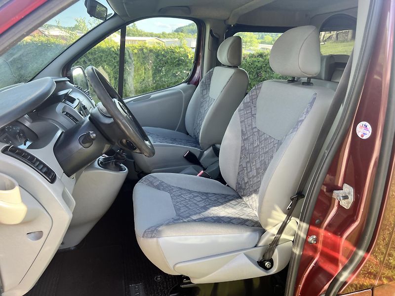 Opel Vivaro 1.9CDTI 74KW,5 MÍST,KLIMA,TZ - fotka 12 z 39
