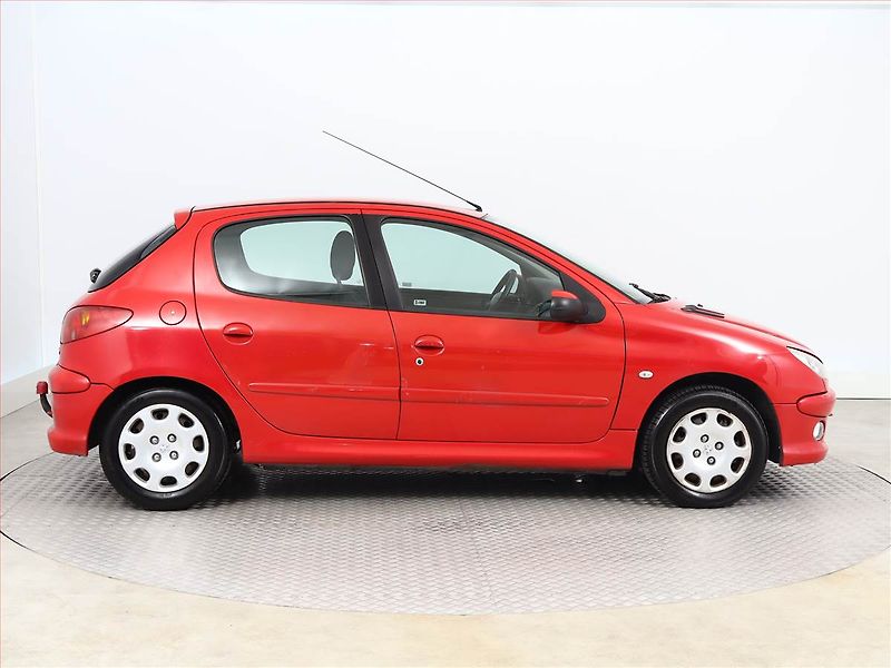 Peugeot 206 (2008) 1.4 HDI, nová STK, Tažné - fotka 6 z 10