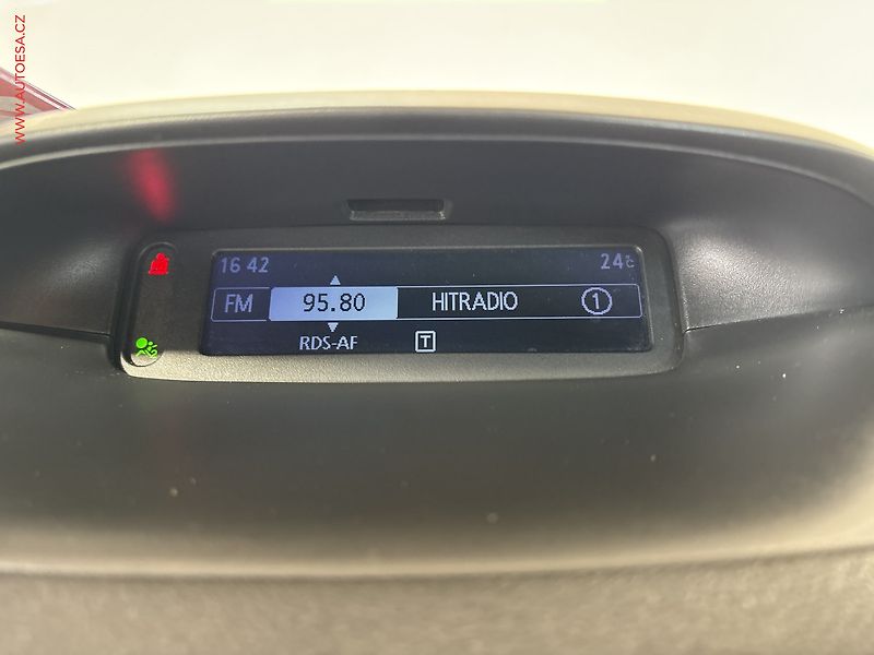 Renault Mégane (2009) 1.6i, ČR, AC - fotka 11 z 14