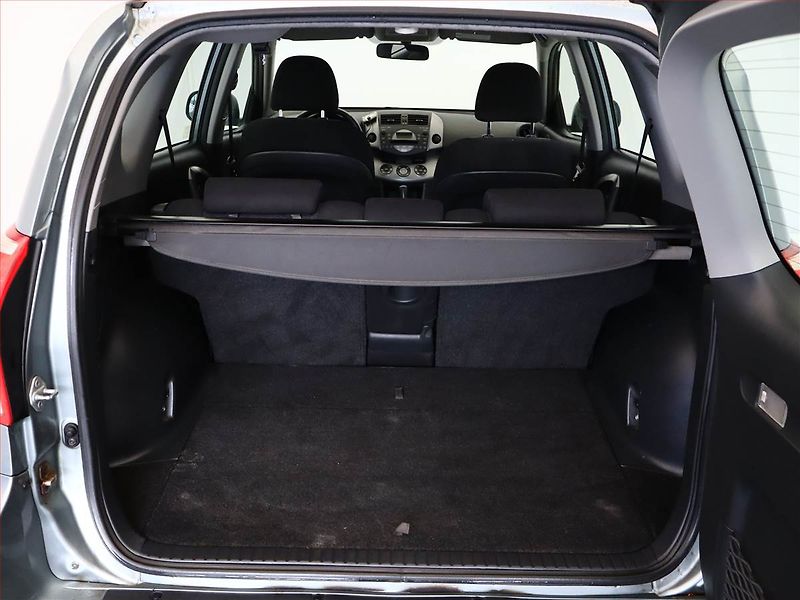 Toyota RAV4 (2007) 2.0 VVT-i, 4X4, Tempomat - fotka 11 z 15