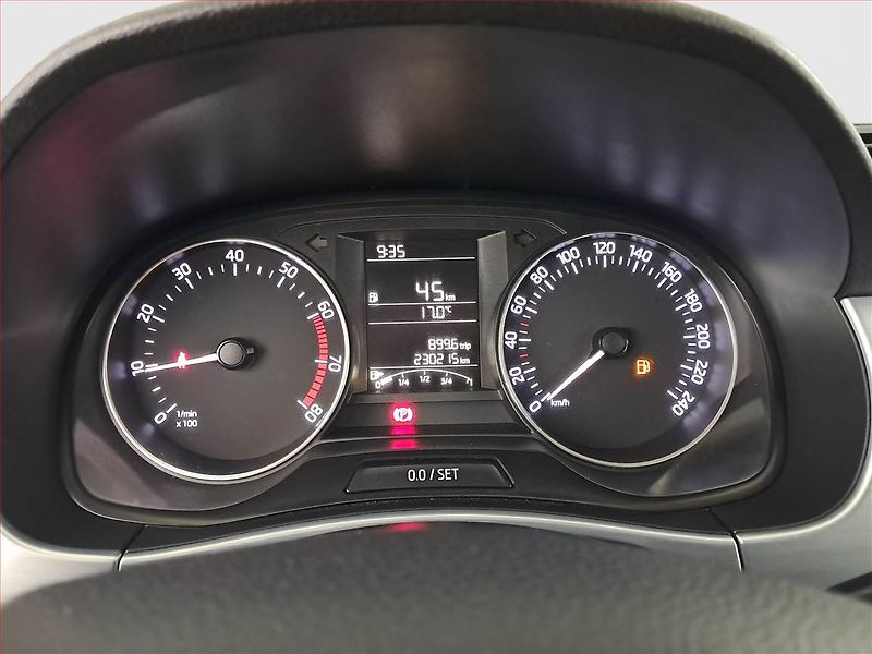 Škoda Fabia (2015) 1.2 TSI - fotka 11 z 17