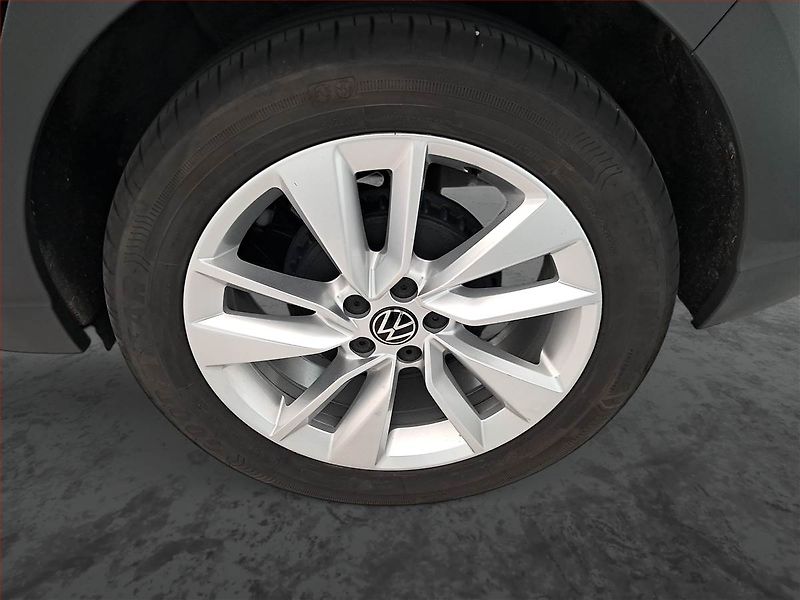 Volkswagen Taigo (2025) 1.0 TSI - fotka 15 z 17