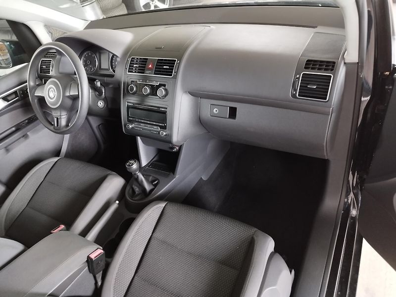 Volkswagen Touran (2012) 1,2TSI,77KW,KLIMA,ALU,SER.KN - fotka 17 z 26