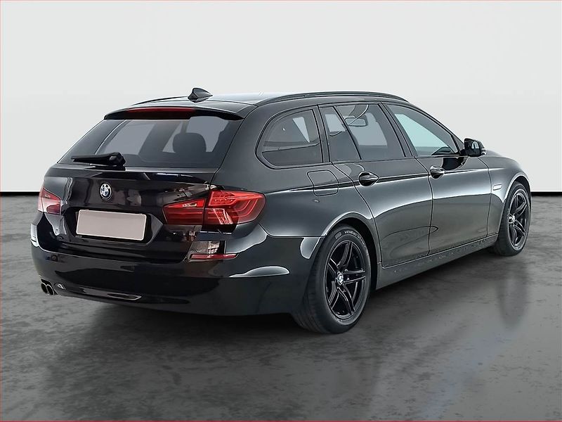 BMW Řada 5 (2014) 520d xDrive, 4X4, Automat - fotka 5 z 21