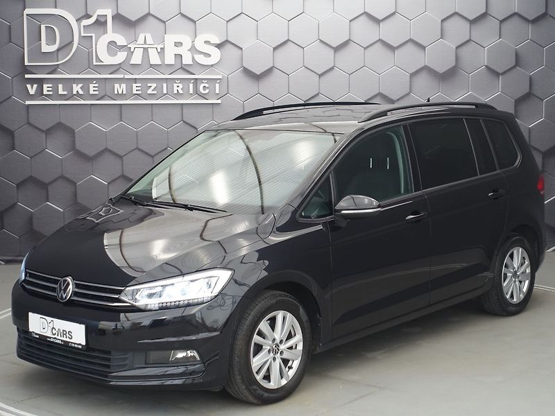 Volkswagen Touran 2.0 TDi, DSG, LED SVĚTLA - fotka 1 z 36