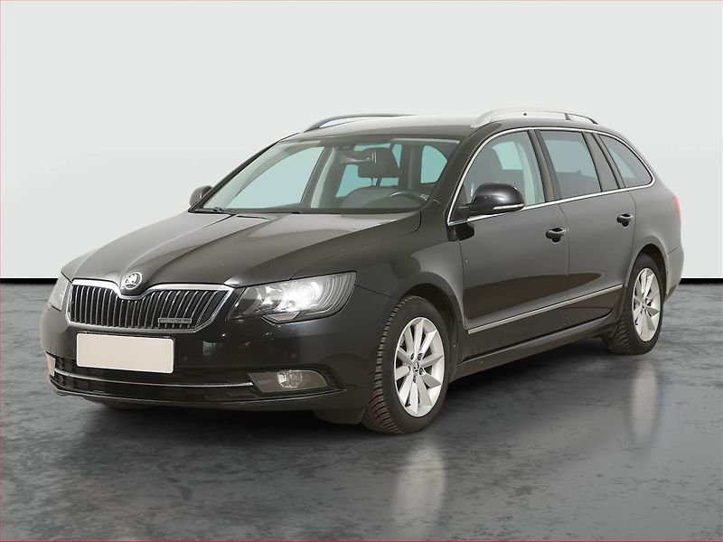 Škoda Superb (2014) 1.6 TDI, Xenony, Tempomat - fotka 2 z 16