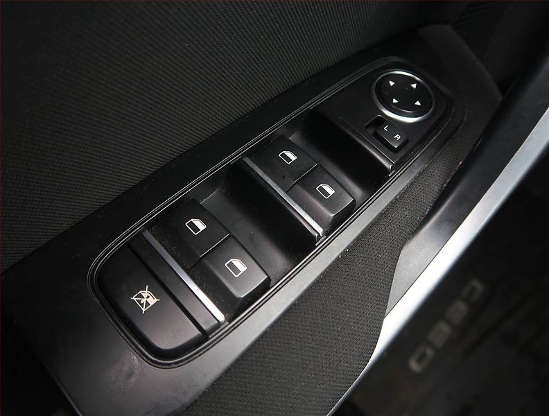 Kia Ceed (2018) 1.6 CRDi, Serv.kniha, Tempomat - fotka 14 z 14