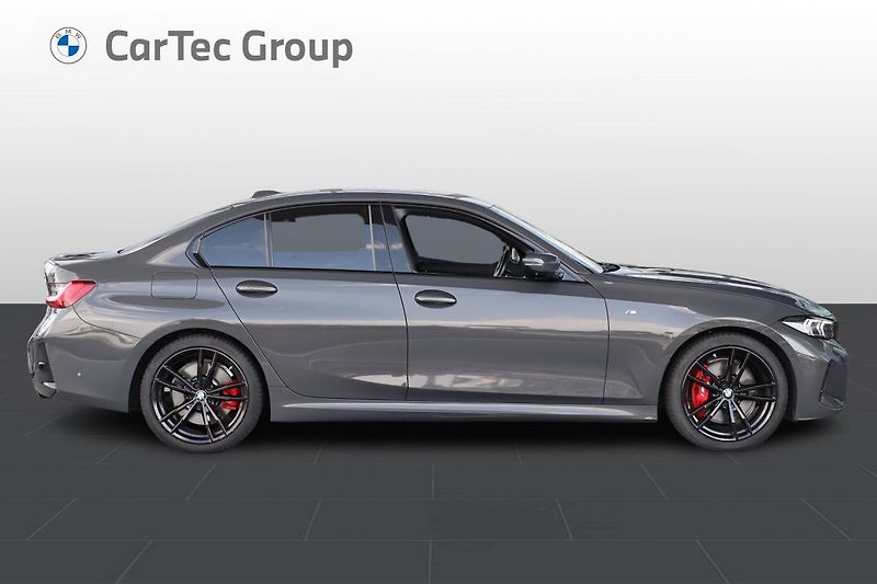 BMW Řada 3 330d xDrive Sedan - fotka 6 z 17