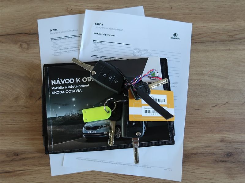 Škoda Octavia 1,6 TDi,85kW,1majČR,Serv.k,DPH - fotka 23 z 26