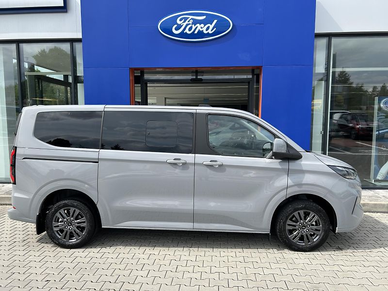 Ford Tourneo Custom Titanium L1 2.0 EcoBlue 110 kW - fotka 3 z 34
