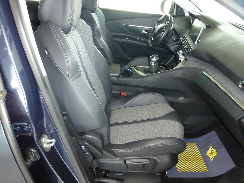 Peugeot 5008 (2020) 1,5HDI-96KW*NAVI**KAMERA*7MÍST - fotka 20 z 29