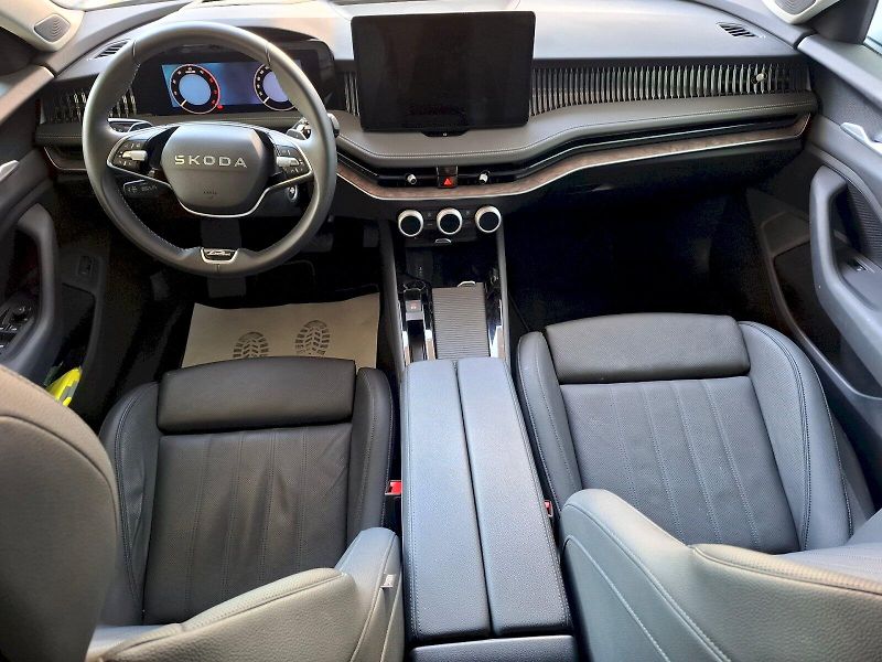 Škoda Superb (2025) L&K TD 142/2.0 A7A - fotka 16 z 30