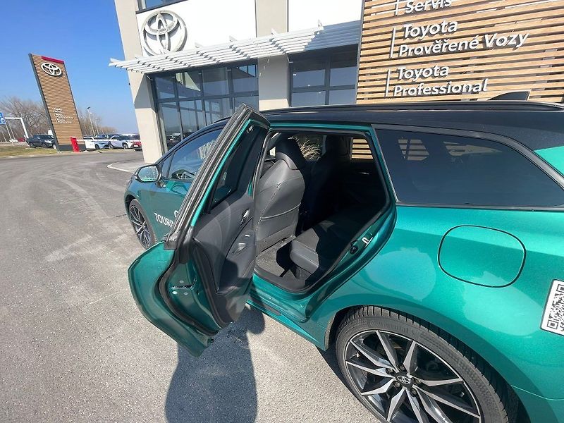 Toyota Corolla 1.8 Hybrid Automat GR Sport - fotka 22 z 28