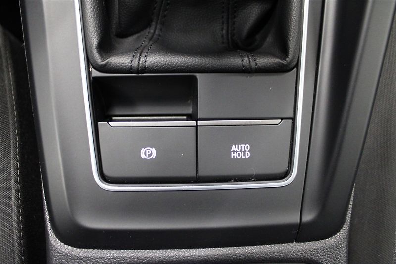 Volkswagen Golf 1,0 TSI Life 1.majitel CZ - fotka 25 z 36