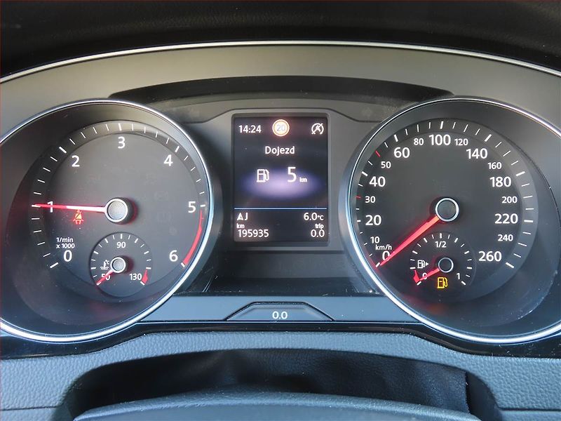 Volkswagen Passat (2020) 2.0 TDI, Kůže, Navi, Tempomat - fotka 11 z 16
