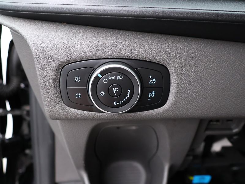 Ford Transit Custom 2.0 EB 95kW Aut. 8-Míst CZ DPH - fotka 17 z 33