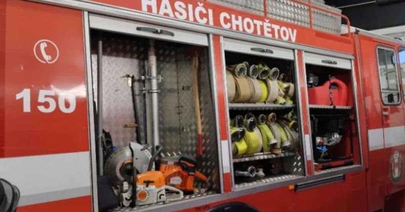 Hasičské vozy z Chotětova hledají nového majitele.