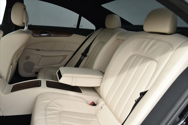 Mercedes-Benz CLS 350 CDI 195kW 4MATIC ČR - fotka 11 z 24