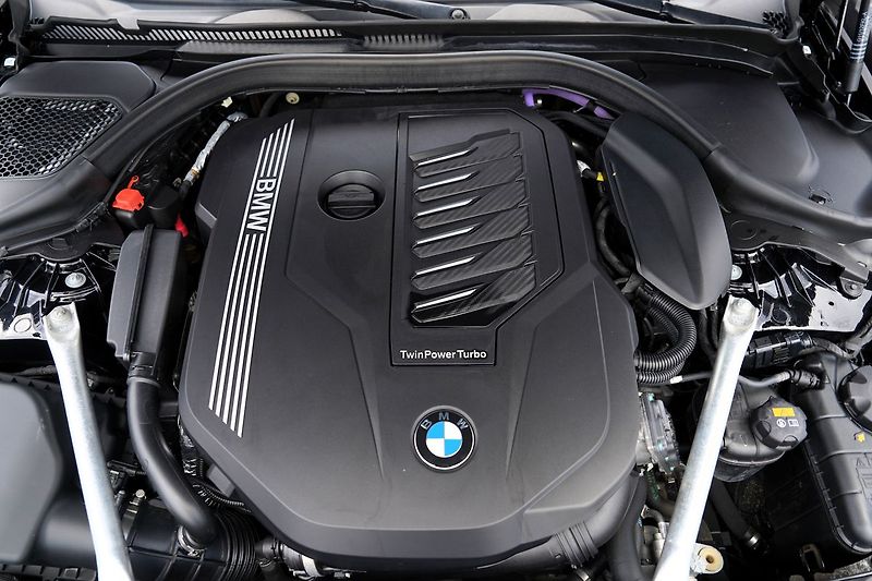 BMW Řada 5 540i xDrive/Lasery,HUD/335PS - fotka 10 z 45